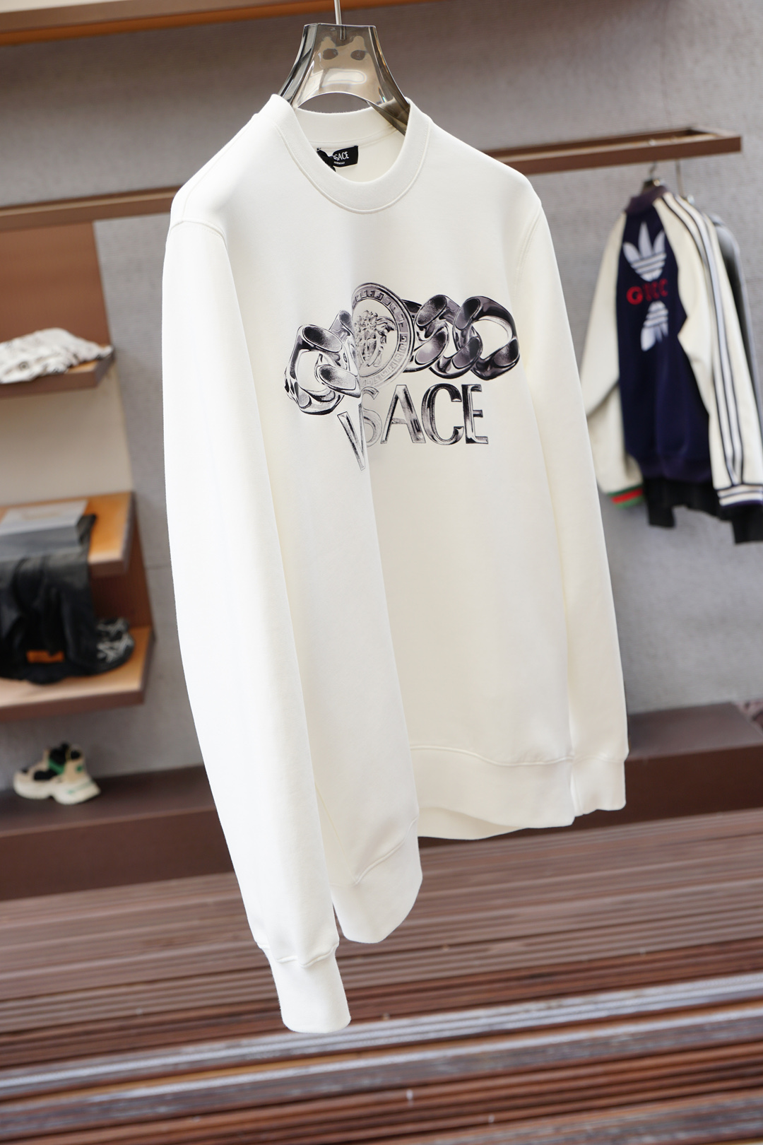 2025秋冬系列上👾Versace-范思哲-套头圆领卫衣 纯色LOGO搭配刺绣🪡大标 高端大气经典系列，