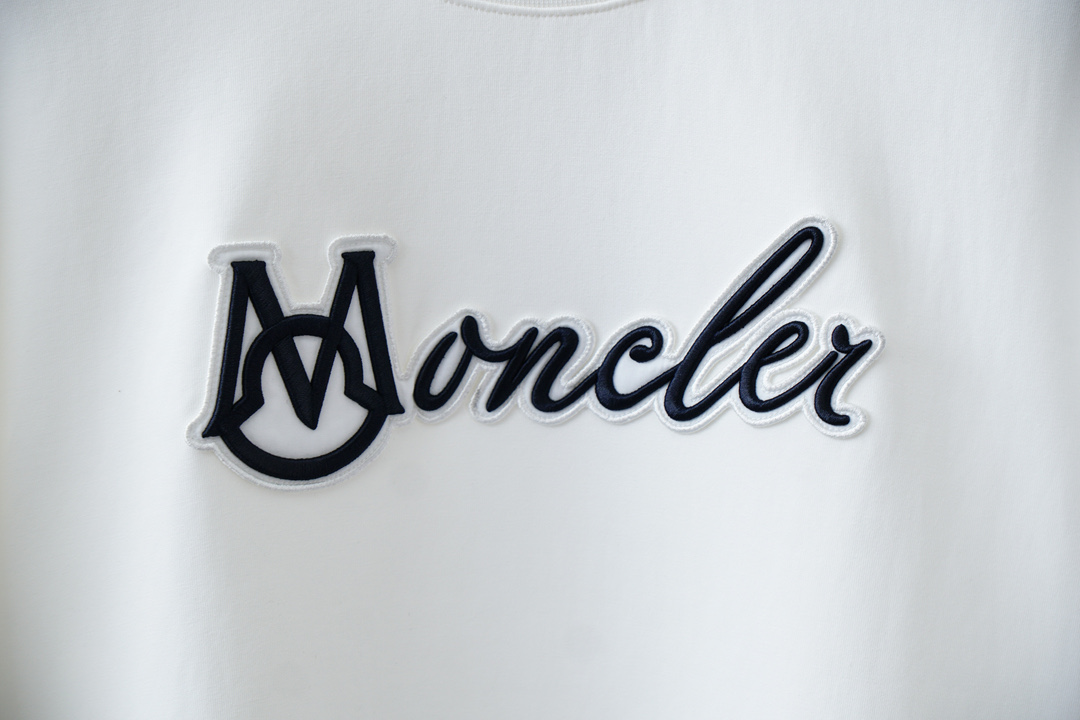 2025秋冬系列上👾蒙口-套头圆领卫衣 纯色LOGO搭配刺绣🪡大标 高端大气经典系列，经典圆领设计时尚有