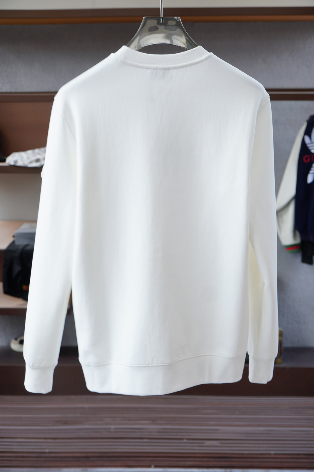 2025秋冬系列上👾蒙口-套头圆领卫衣 纯色LOGO搭配刺绣🪡大标 高端大气经典系列，经典圆领设计时尚有