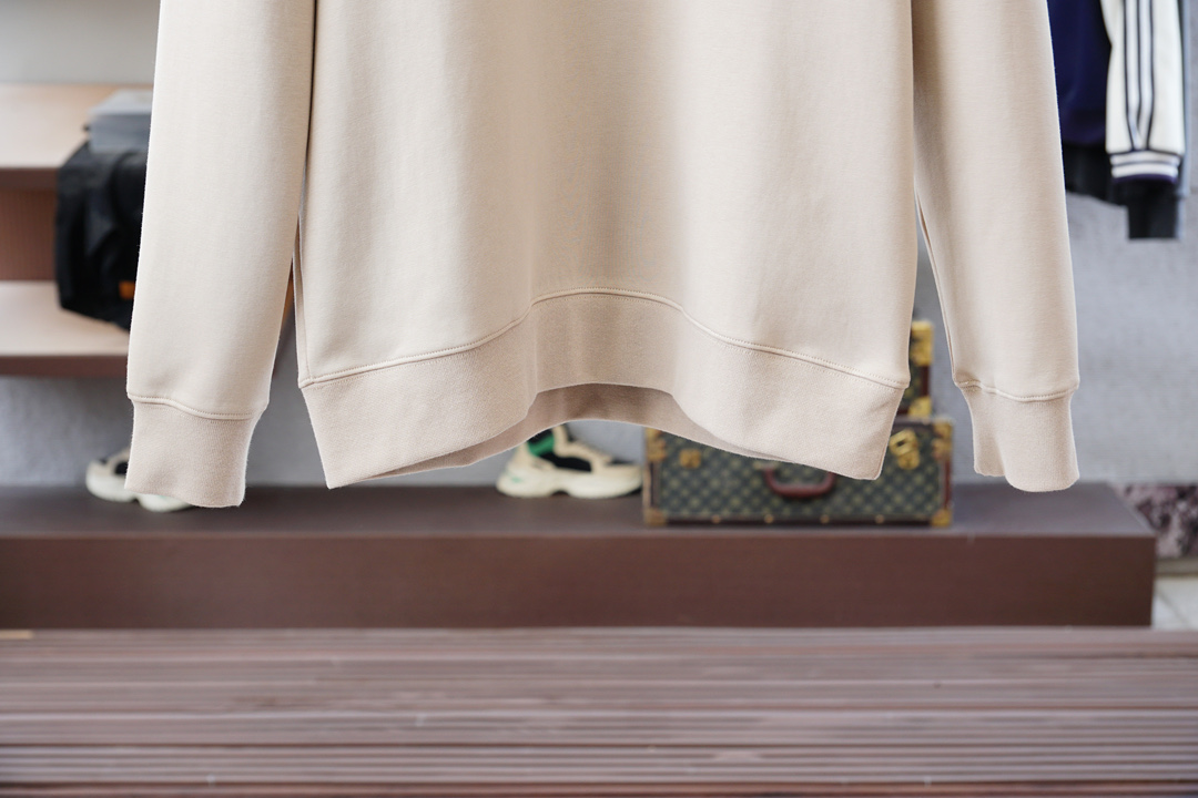 2025秋冬系列上👾蒙口-套头圆领卫衣 纯色LOGO搭配刺绣🪡大标 高端大气经典系列，经典圆领设计时尚有