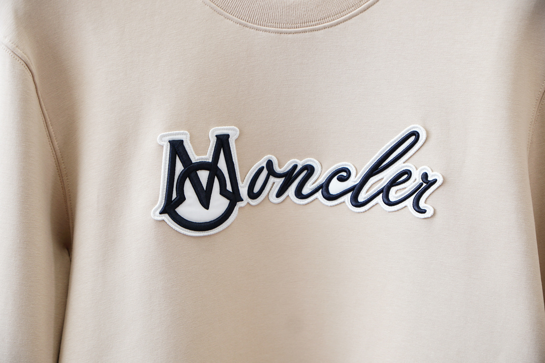 2025秋冬系列上👾蒙口-套头圆领卫衣 纯色LOGO搭配刺绣🪡大标 高端大气经典系列，经典圆领设计时尚有