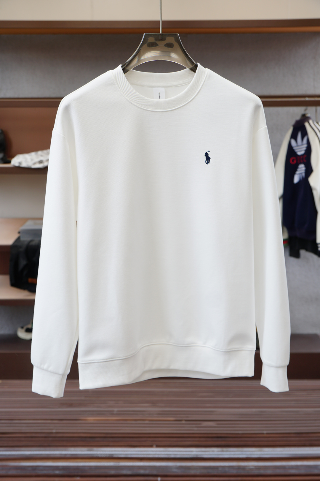 Polo/🍉2025秋款本款卫衣衫以素净棉质针织，再借明快经典小狗加织带宣告 2025 秋冬秀场风尚，可