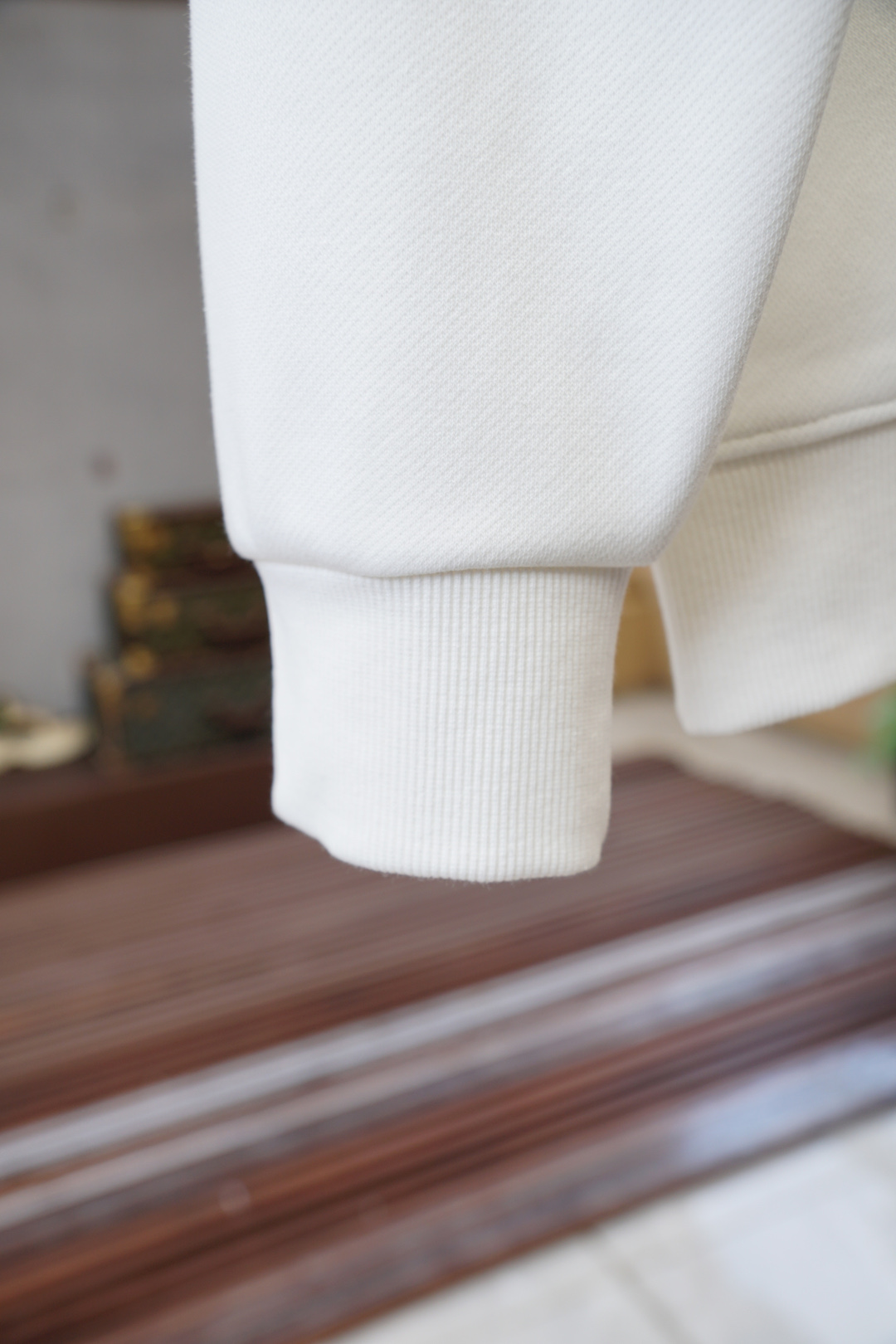 欧跑/🍉2025秋款本款卫衣衫以素净棉质针织，再借明快经典小狗加织带宣告 2025 秋冬秀场风尚，可为各