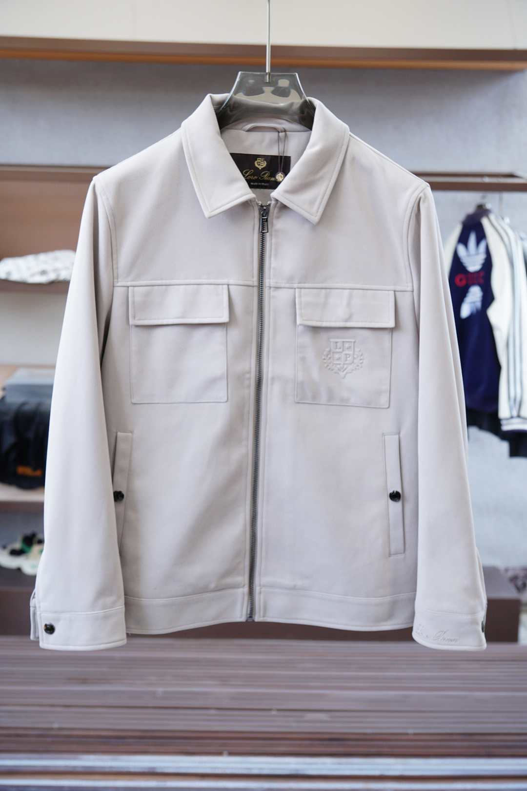 lP🆕-2025SS早秋新款仿麂皮绒占领夹克，男士经典字母皮衣夹克外套！贸易公司渠道稀出，领先官网发售！