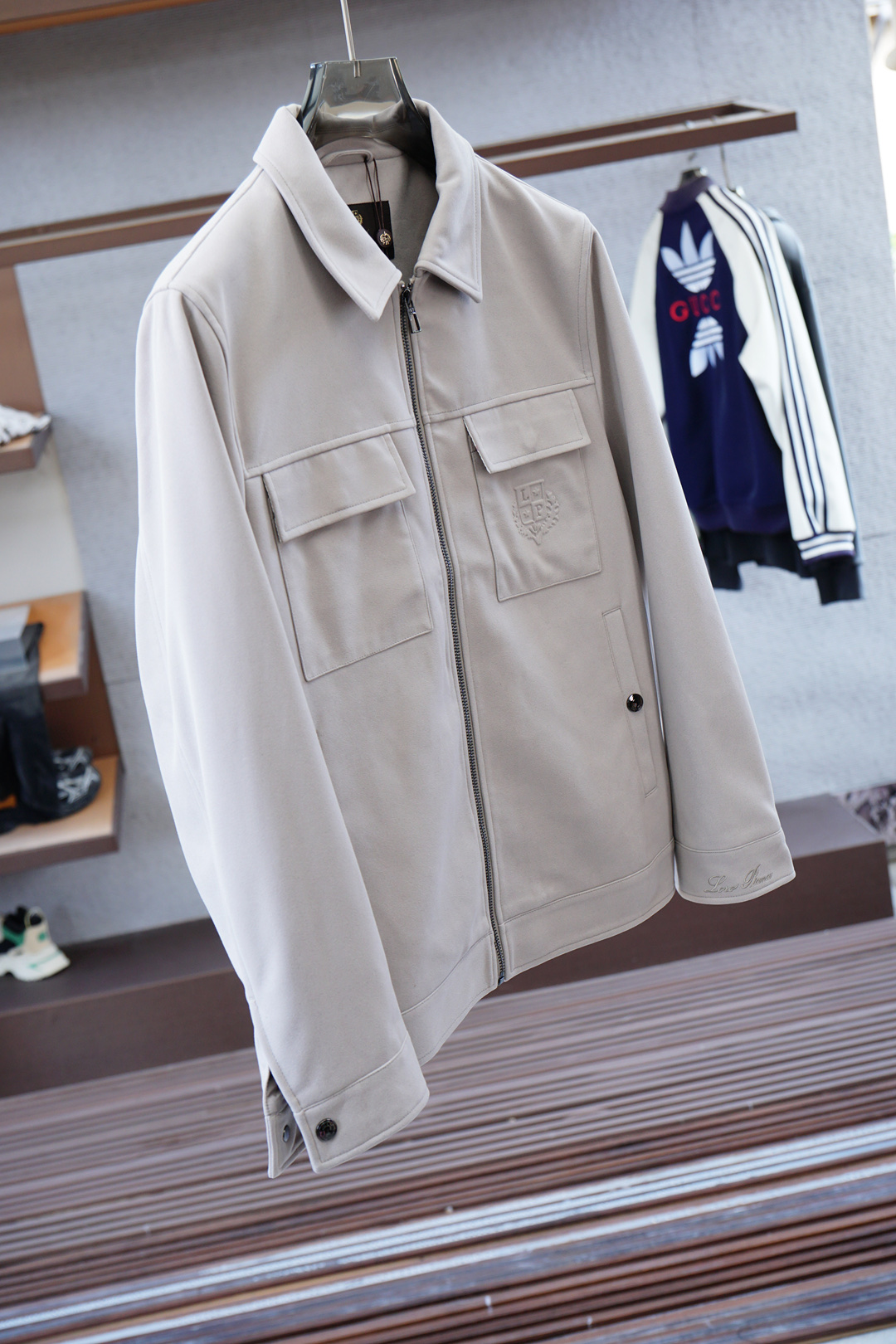 lP🆕-2025SS早秋新款仿麂皮绒占领夹克，男士经典字母皮衣夹克外套！贸易公司渠道稀出，领先官网发售！