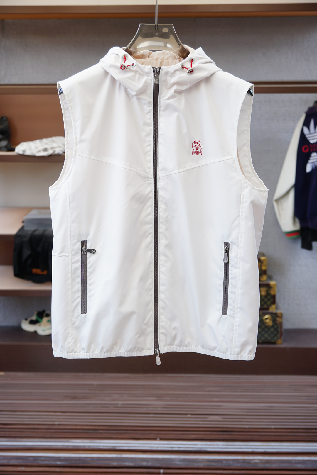 BC/布鲁提-2025年早秋男士休闲马甲外套，穿上简约干练的休闲外套，瞬间重回时髦霸气，又是活力满满的状