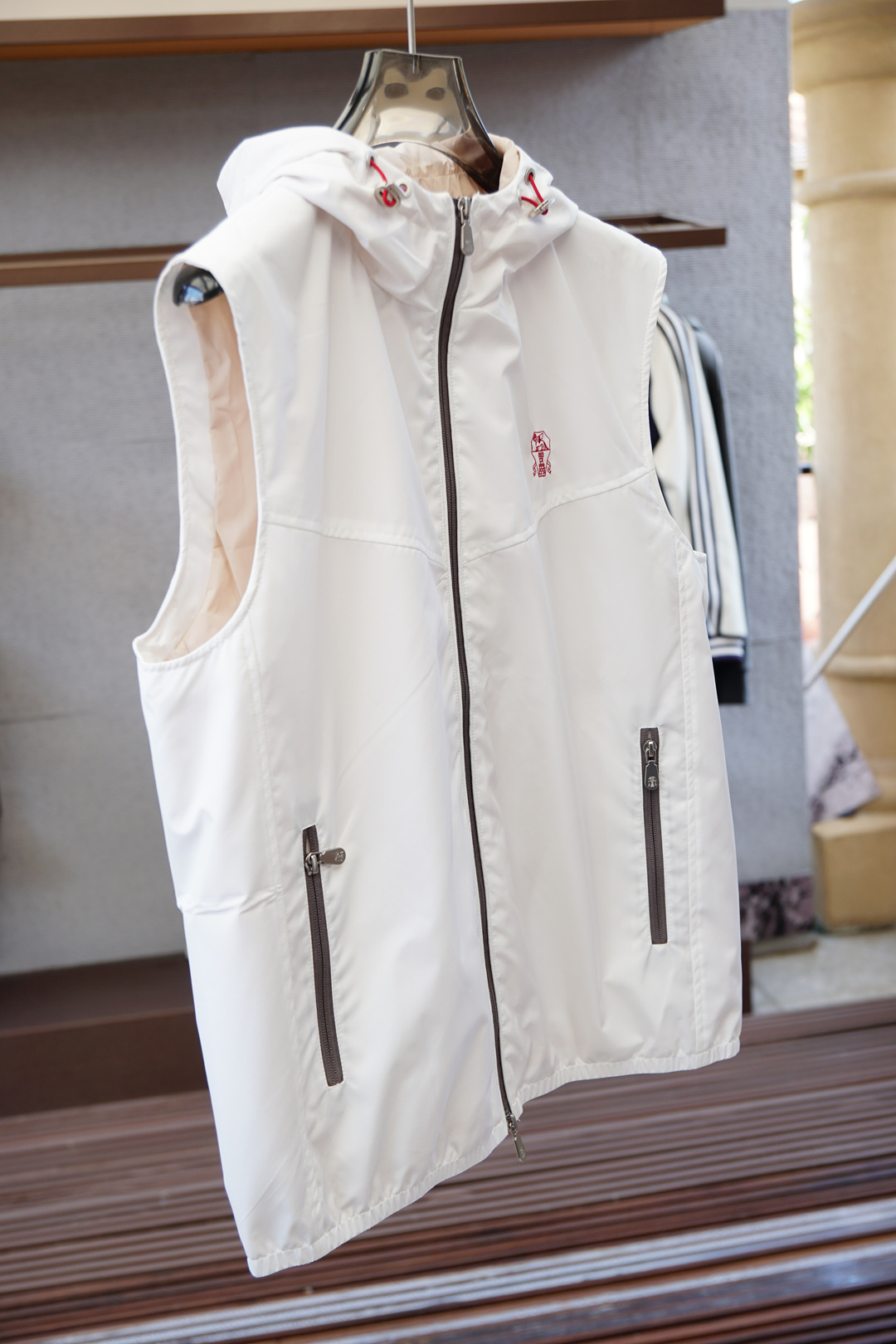 BC/布鲁提-2025年早秋男士休闲马甲外套，穿上简约干练的休闲外套，瞬间重回时髦霸气，又是活力满满的状