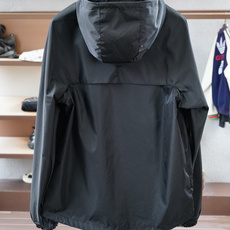 ,Prada普拉达/🍒新款P家Re-Nylon再生尼龙材质撞色拉链门襟立领外套,男士胸前金属三角标装饰轻 ,Prada普拉达/🍒新款P家Re-Nylon再生尼龙材质撞色拉链门襟立领外套,男士胸前金属三角标装饰轻