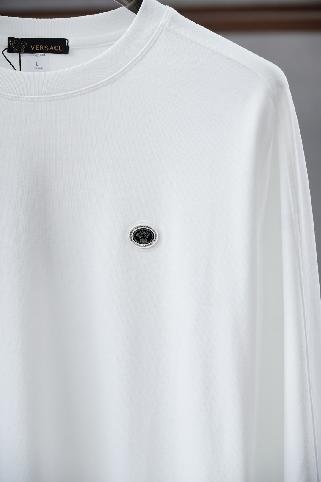，范思哲Versace-🆕秋冬新款系列#💐经典基础款无可挑剔廓形立体剪裁男士圆领长袖T恤衫，整体触感舒适