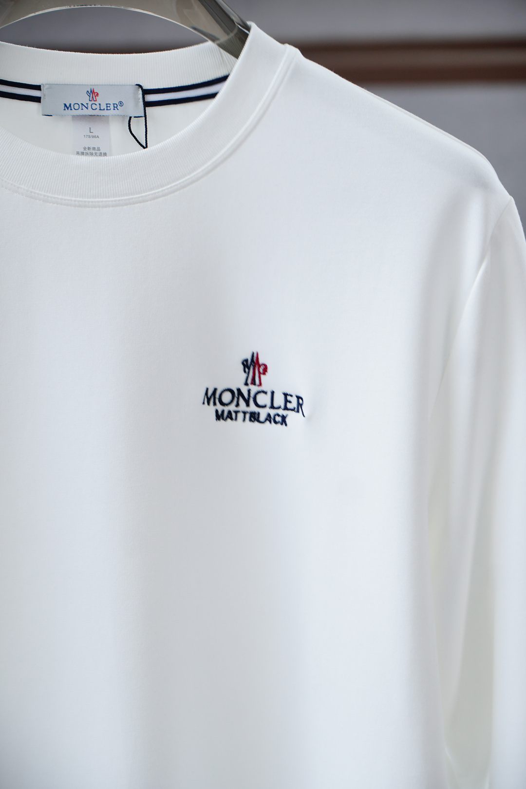 ，蒙口/🆕秋冬新款系列#💐经典基础款无可挑剔廓形立体剪裁男士圆领长袖T恤衫，整体触感舒适爽滑、轻盈有质感