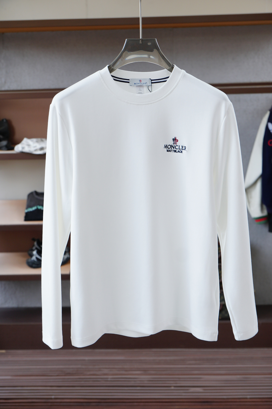 ，蒙口/🆕秋冬新款系列#💐经典基础款无可挑剔廓形立体剪裁男士圆领长袖T恤衫，整体触感舒适爽滑、轻盈有质感