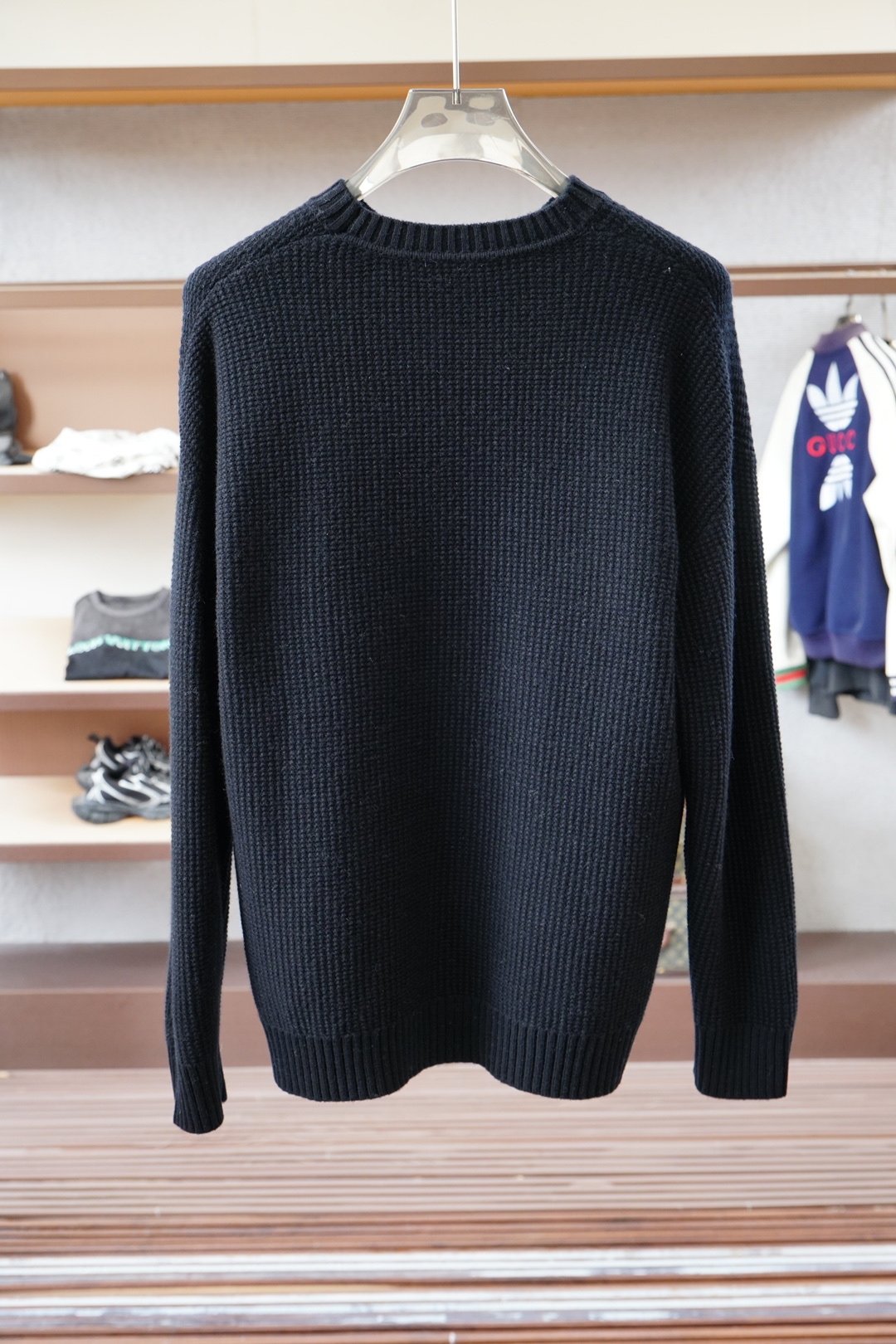 ，Prada普拉达🐠2025秋冬男士新款｜奢享瓦楞纹羊毛混纺毛衣】严选90%澳洲超细美丽诺羊毛与10%珍