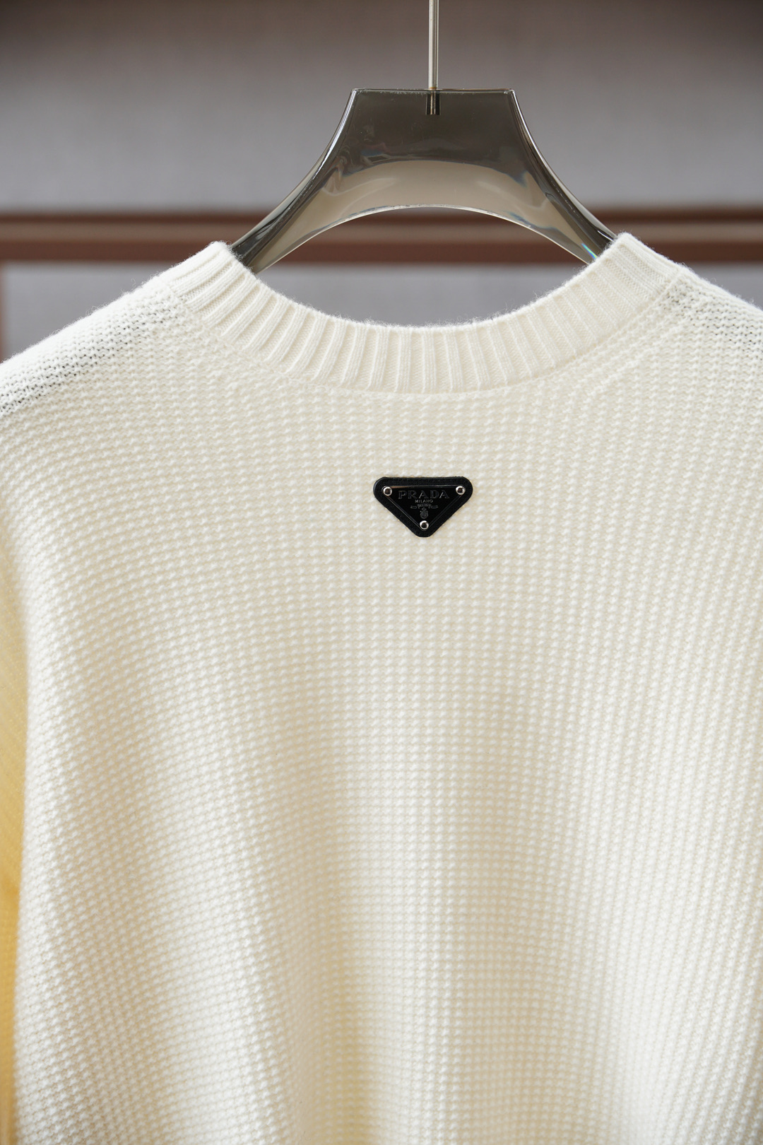 ，Prada普拉达🐠2025秋冬男士新款｜奢享瓦楞纹羊毛混纺毛衣】严选90%澳洲超细美丽诺羊毛与10%珍