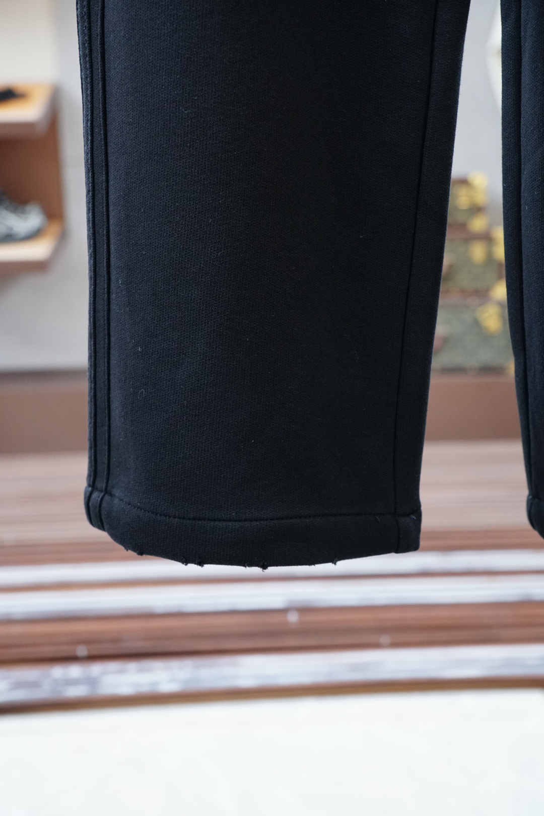 巴黎世家-2025 秋冬男士休闲裤西瓜超细纯棉面料休闲裤，最新款上身版型无敌正！绝对可以闭眼收的一款此款