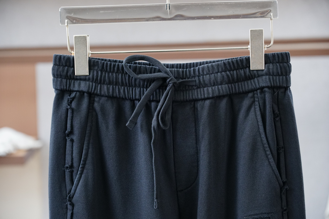 欧跑/2025 秋冬男士休闲裤西瓜超细纯棉面料休闲裤，最新款上身版型无敌正！绝对可以闭眼收的一款此款裤子