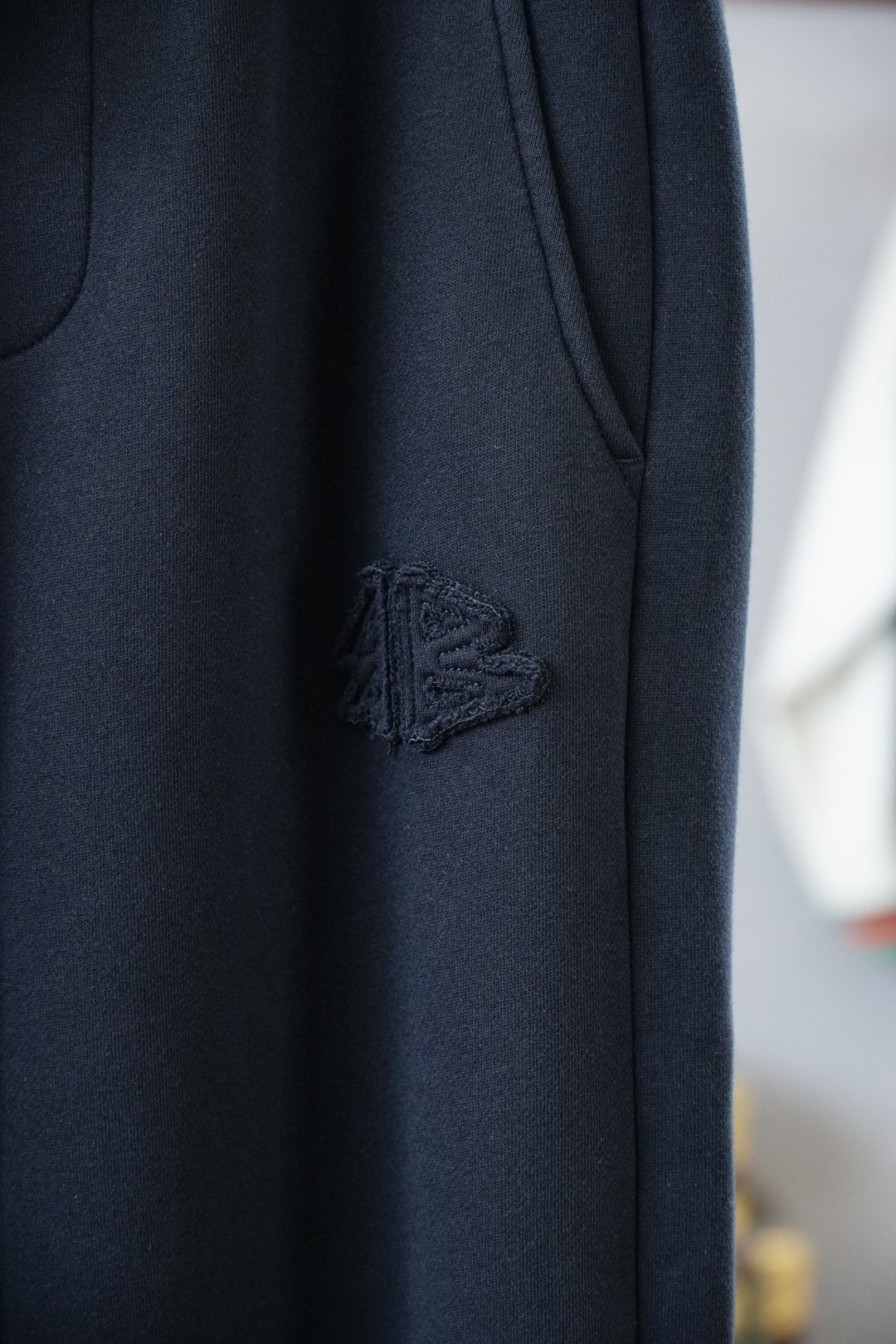 巴黎世家-2025 秋冬男士休闲裤西瓜超细纯棉面料休闲裤，最新款上身版型无敌正！绝对可以闭眼收的一款此款