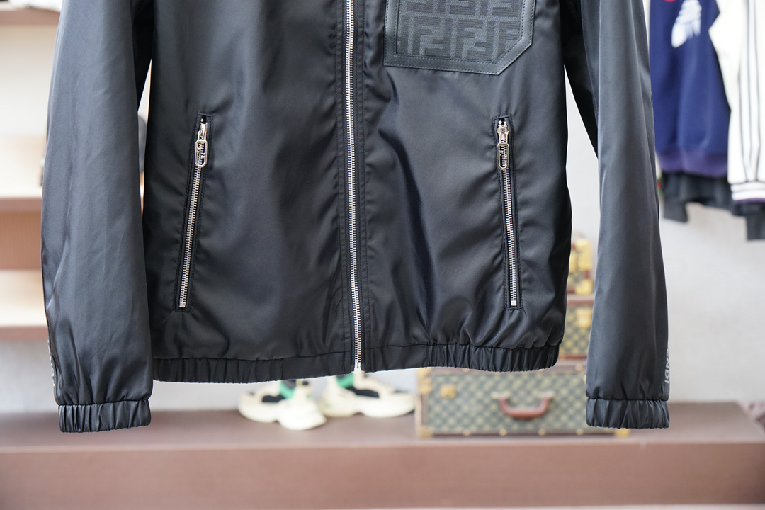 ，Fendi芬迪-2025🌍驭时而生，定义秋冬型格｜告别秋冬臃肿，以利落线条重塑风尚2025秋冬系列，匠