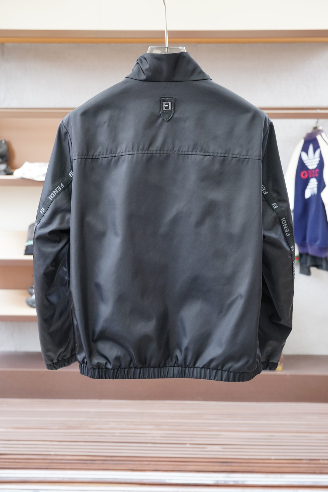 ，Fendi芬迪-2025🌍驭时而生，定义秋冬型格｜告别秋冬臃肿，以利落线条重塑风尚2025秋冬系列，匠