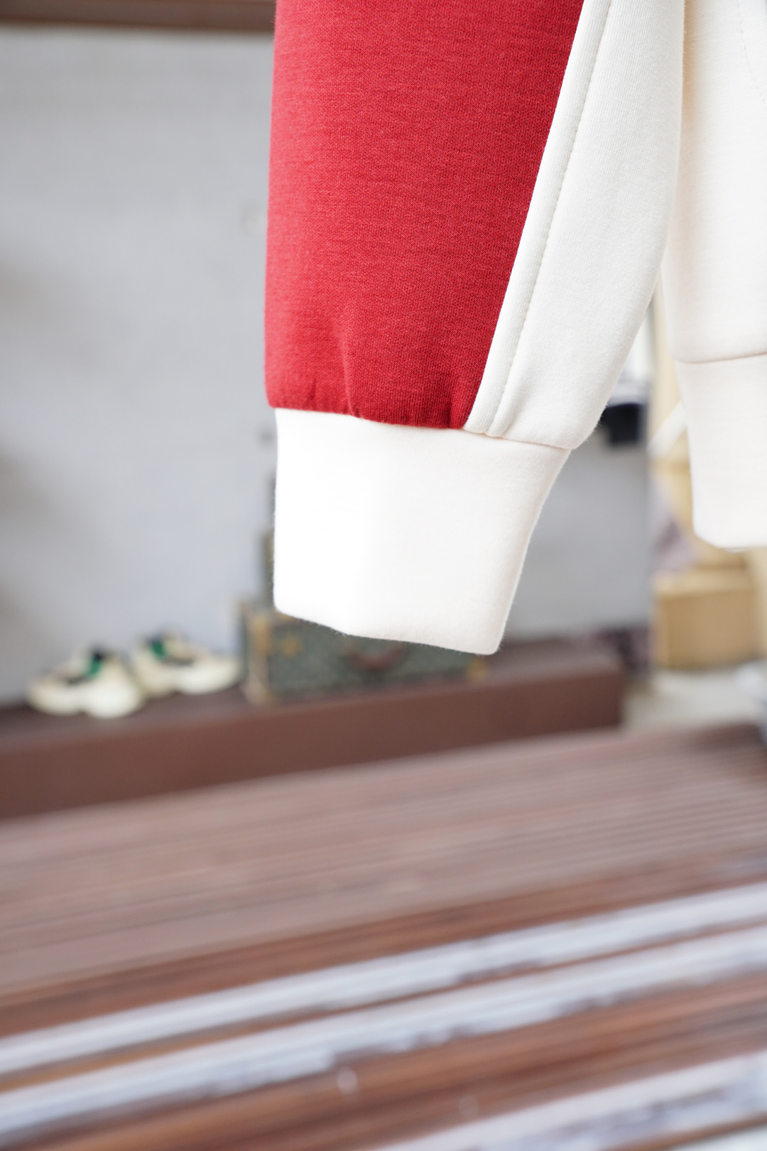 Lv路意易威登/🌍2025 秋冬季新品，最新系列外套/重塑街头高级感不拘常规，轻盈有型。本季Y以全新复合