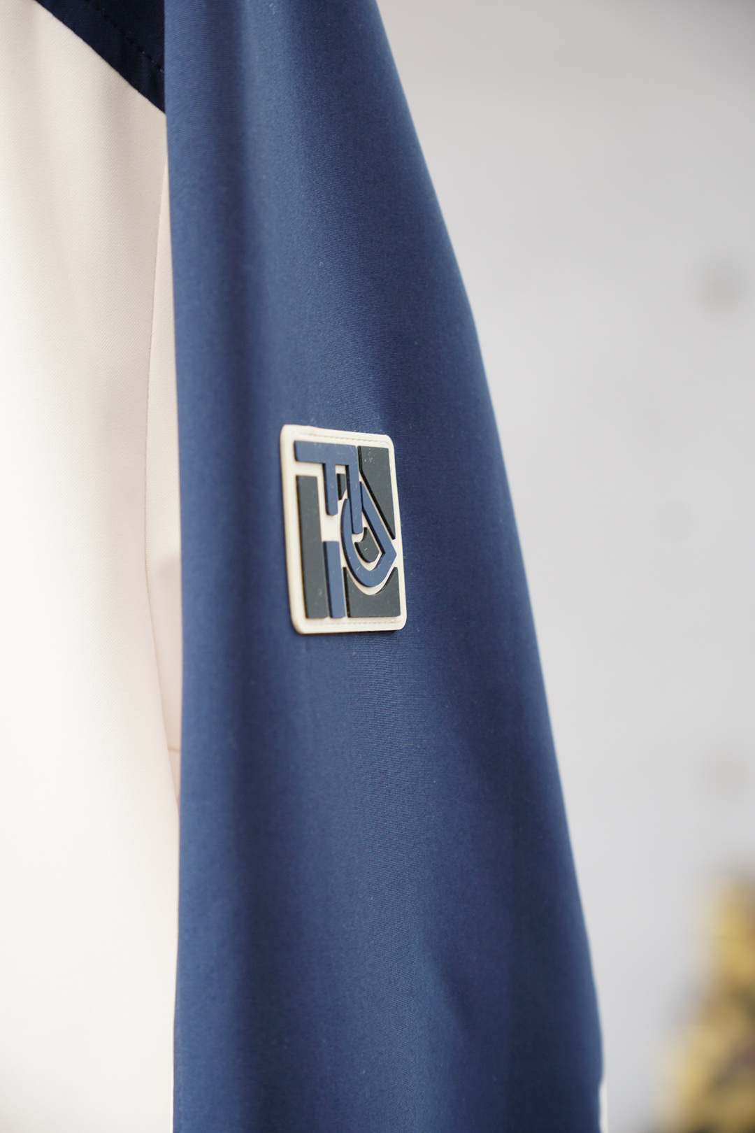 Fendi芬迪-🆕秋冬时尚开拓先锋2025 FW秋冬季新品提花外套经典的拼接时尚出彩的提花Logo选择，