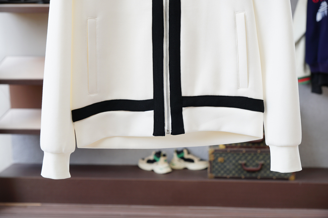 罗意威/Loewe-🌍2025 秋冬季新品，最新系列外套/重塑街头高级感不拘常规，轻盈有型。本季Y以全新