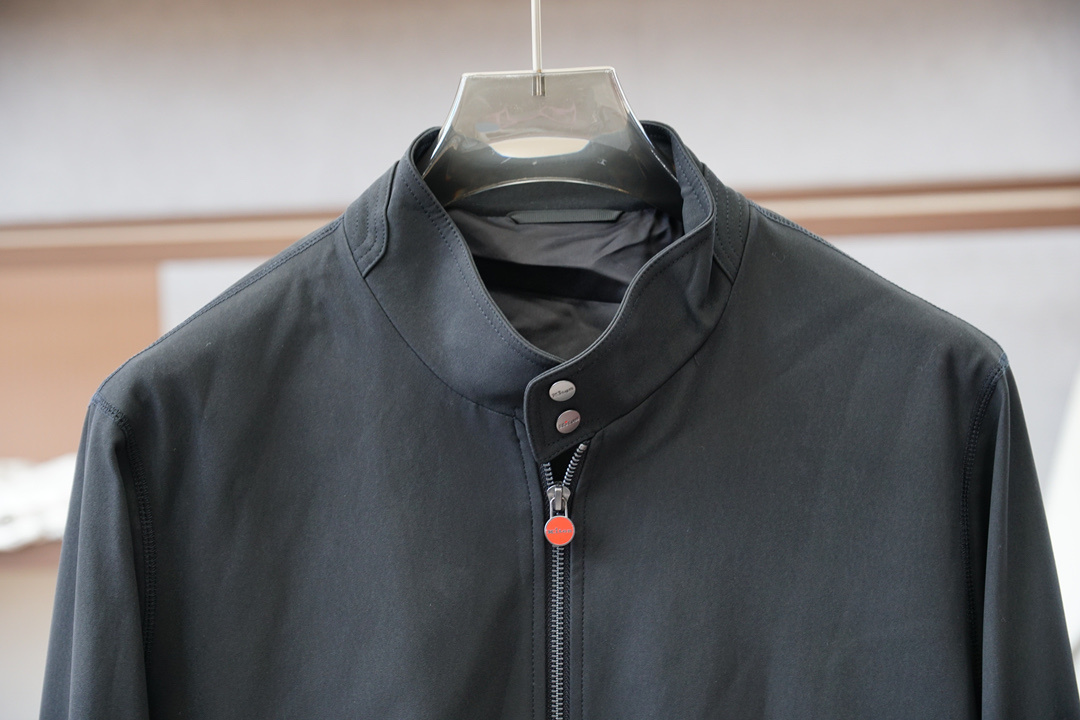 Kiton-2025秋季双层外套!今年的专柜新品,男士超软面料帅酷爆款 外套。时尚都市百搭款,今年必定超