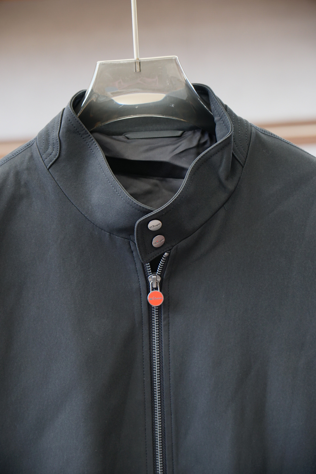 Kiton-2025秋季双层外套!今年的专柜新品,男士超软面料帅酷爆款 外套。时尚都市百搭款,今年必定超