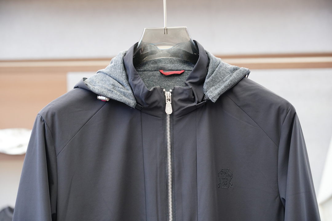 BC-2025男士秋冬新款时尚休闲立领连帽-高级感满满的一款外套，胸前刺绣/设有品牌开模定制五金拉链头、