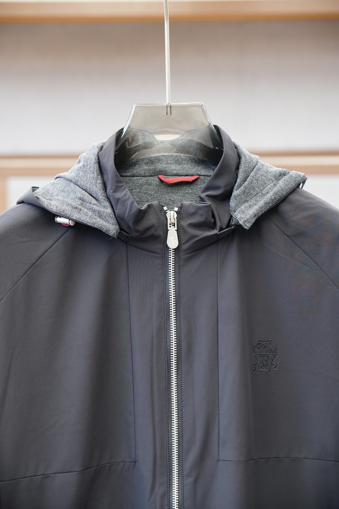 BC-2025男士秋冬新款时尚休闲立领连帽-高级感满满的一款外套，胸前刺绣/设有品牌开模定制五金拉链头、