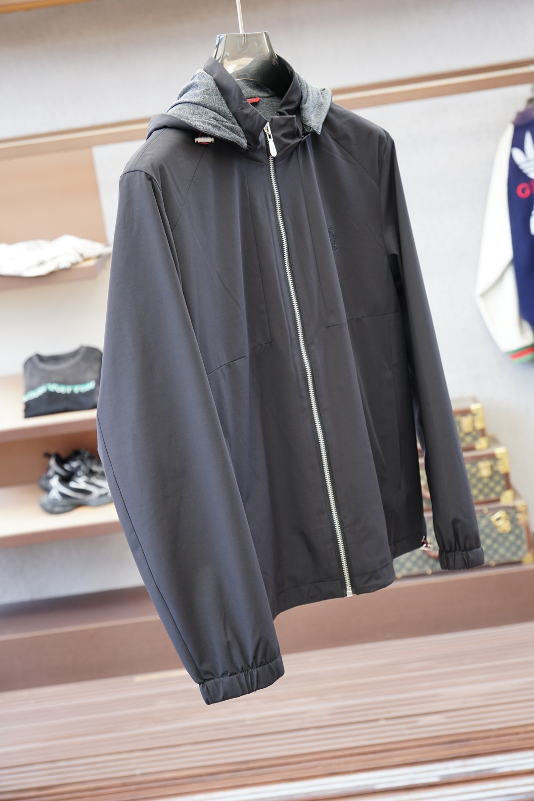 BC-2025男士秋冬新款时尚休闲立领连帽-高级感满满的一款外套，胸前刺绣/设有品牌开模定制五金拉链头、