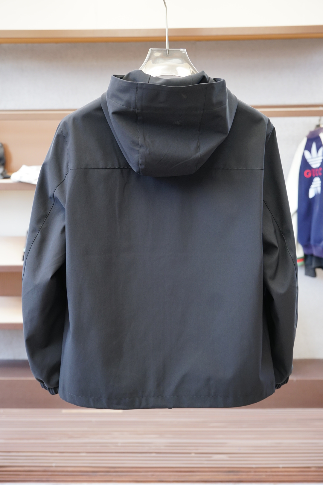 普拉达- Prada/2025男士秋冬新款时尚休闲立领连帽-高级感满满的一款外套，手臂三角标/设有品牌开