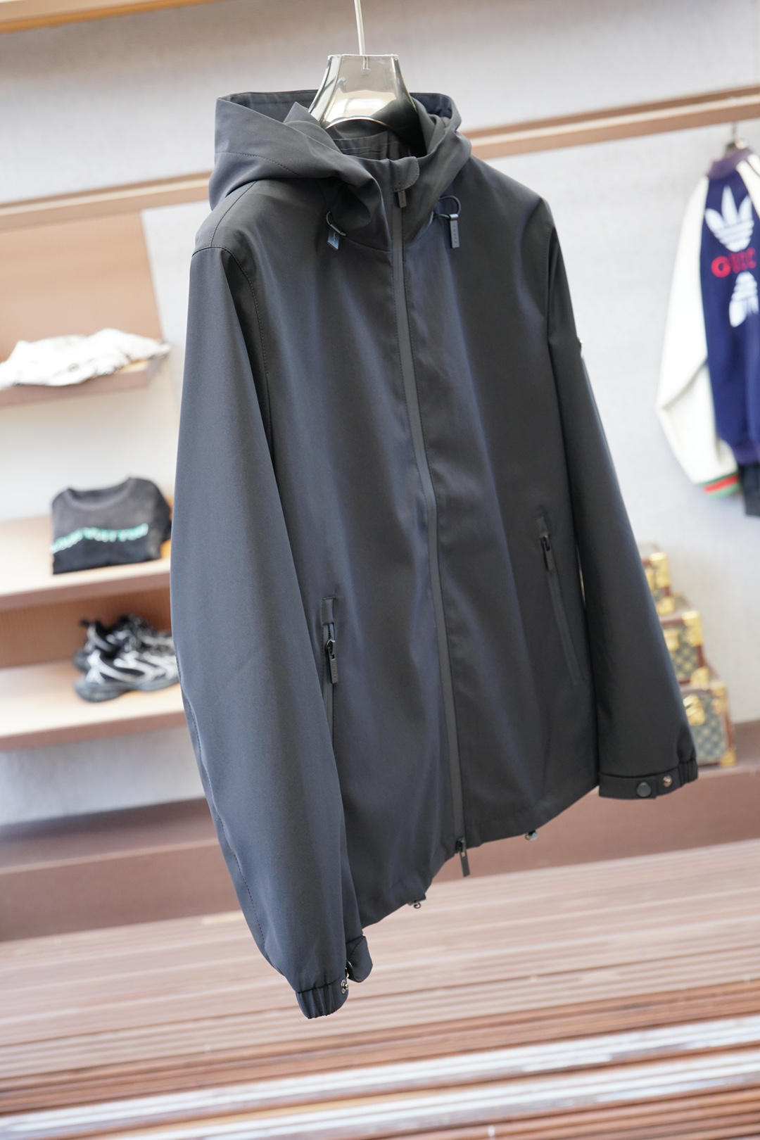 普拉达- Prada/2025男士秋冬新款时尚休闲立领连帽-高级感满满的一款外套，手臂三角标/设有品牌开