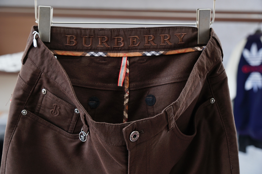 BBR巴宝莉-新款来袭🔥秋冬新款休闲西裤，高端定制系列。进口高密度纯棉工艺舒适柔软亲肤，笔挺不易起皱，简