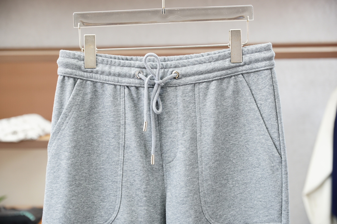 Prada普拉达-2025秋冬新品休闲套装！简单大方连帽专柜定制刺绣logo设计 工艺设计！干净利落剪裁