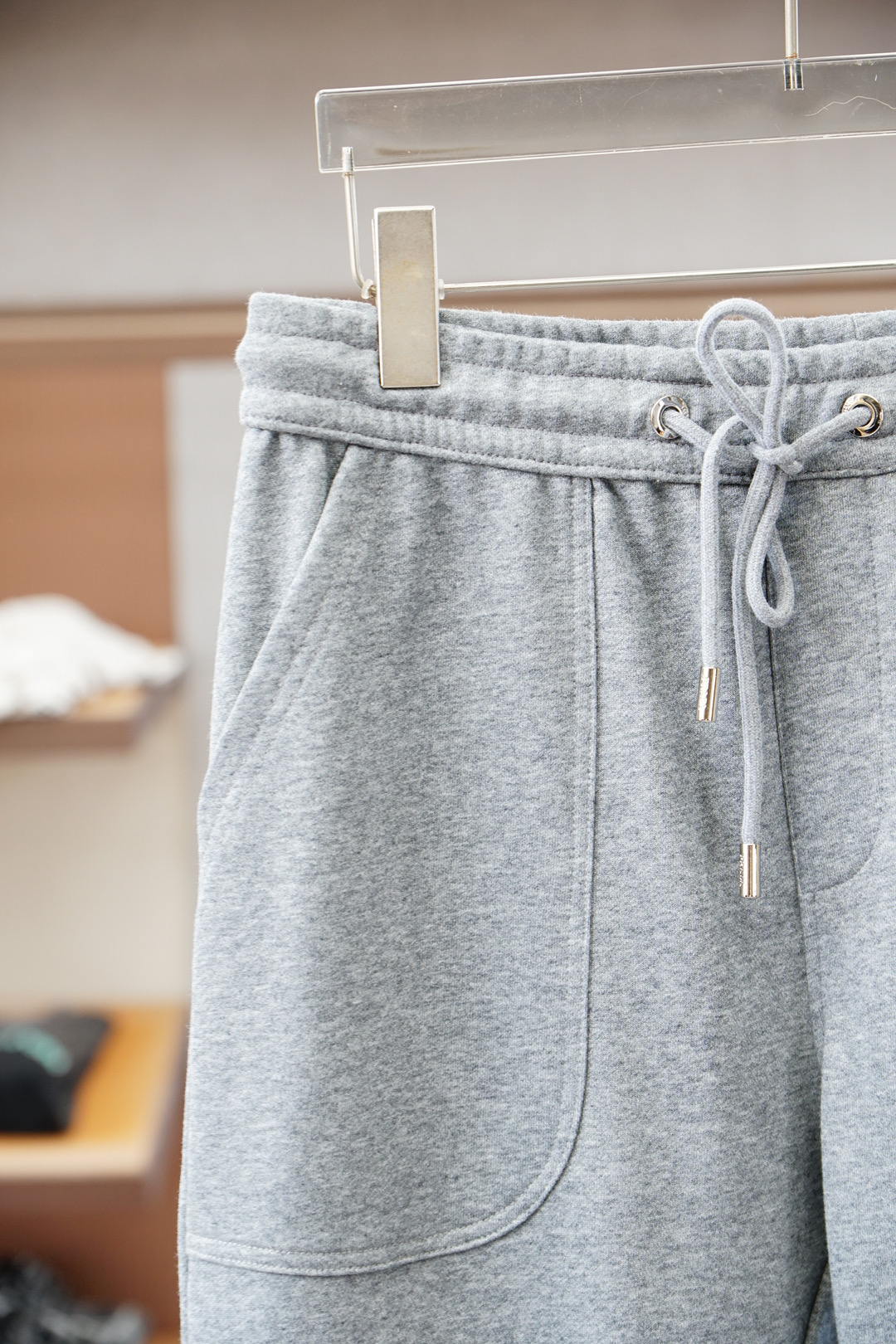 Prada普拉达-2025秋冬新品休闲套装！简单大方连帽专柜定制刺绣logo设计 工艺设计！干净利落剪裁