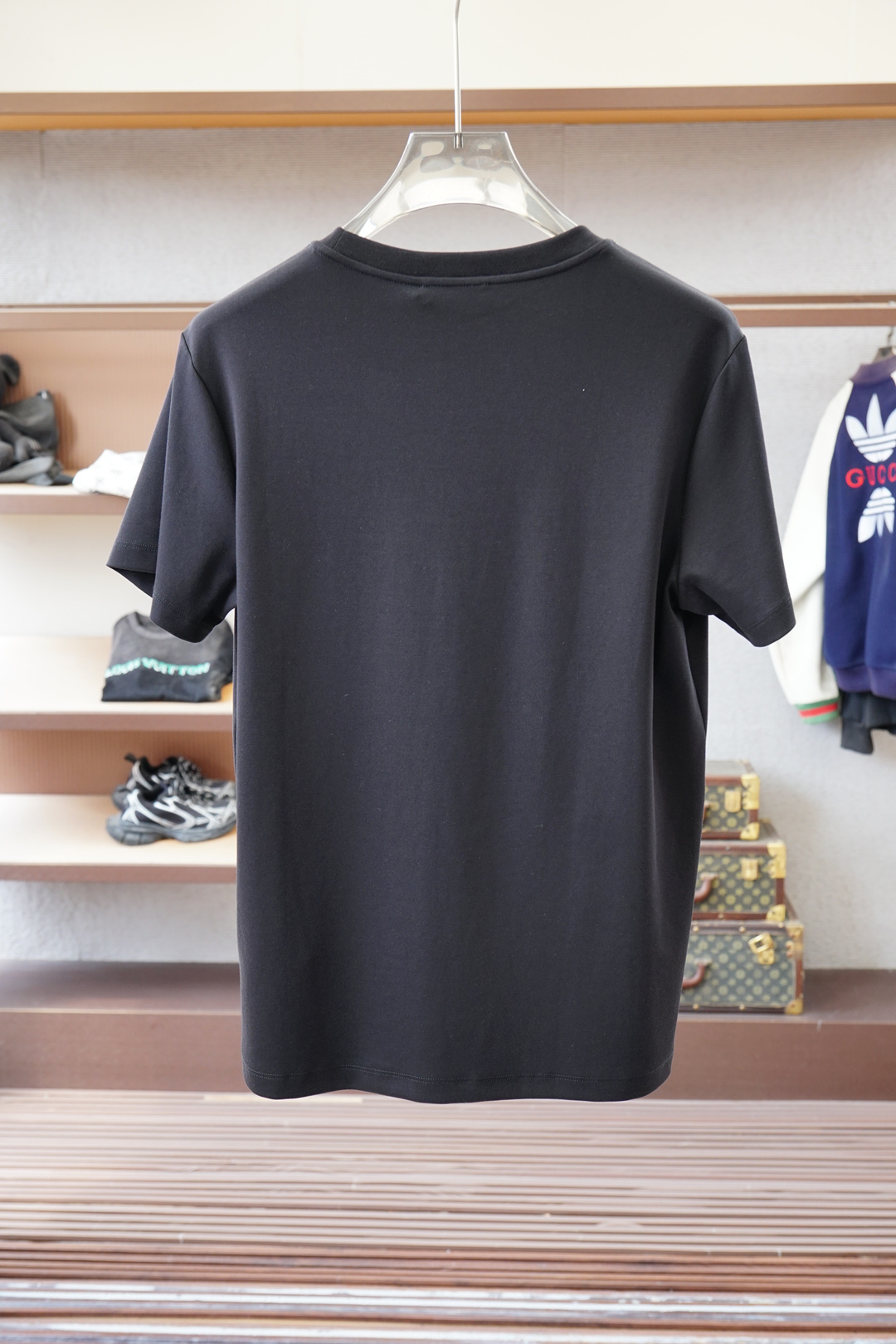 范思哲Versace-👾25秋冬新品印花小章棉质长袖T恤衫，演绎早秋风格品牌标识，一款内搭或外穿皆合适的