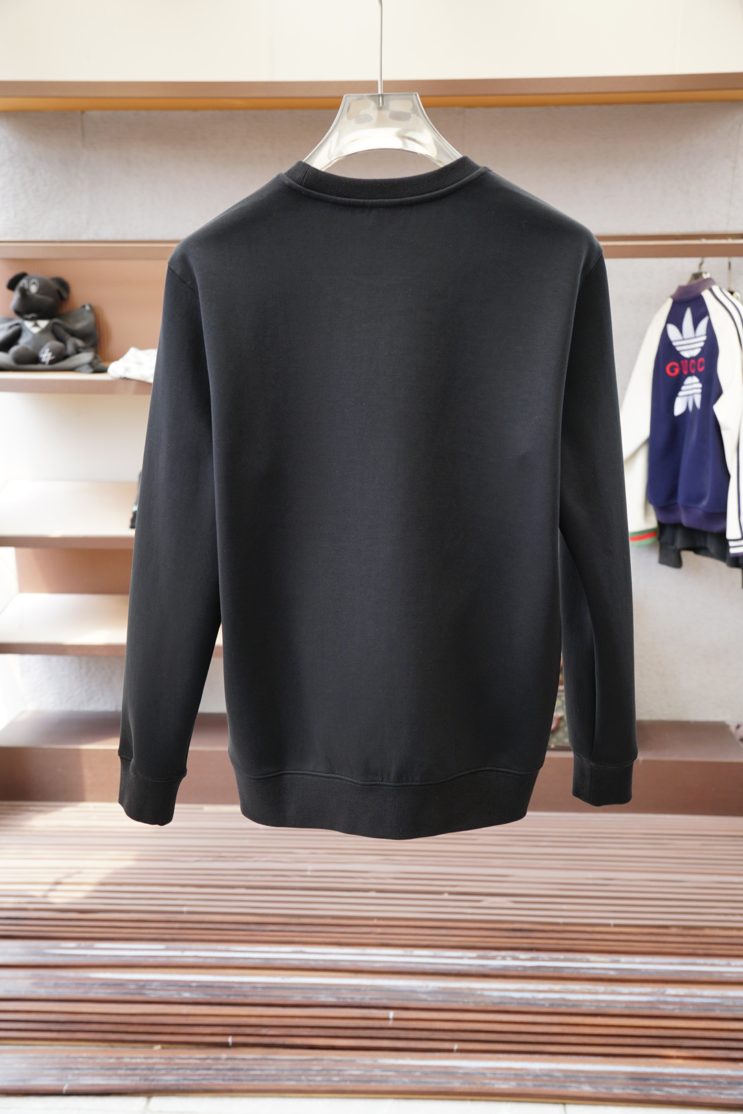 2025秋冬系列上👾蒙口- Moncler-套头圆领卫衣 纯色LOGO搭配刺绣🪡大标 高端大气经典系列，