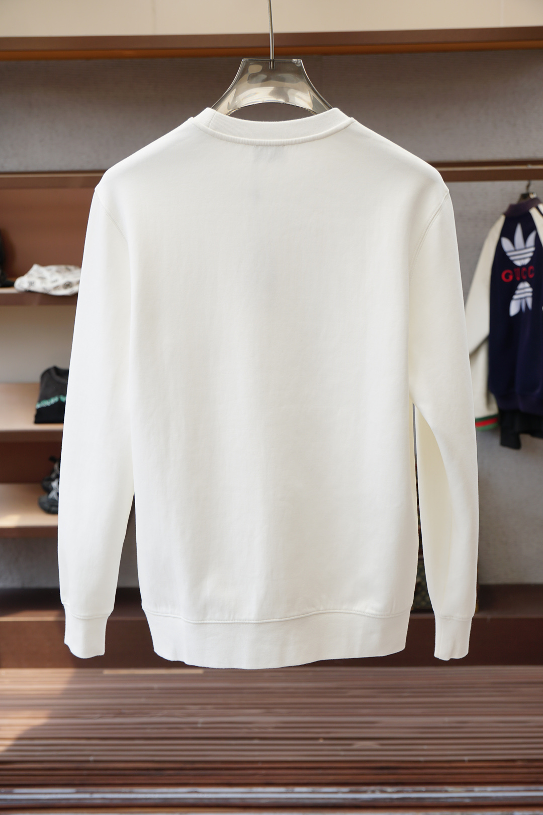 2025秋冬系列上👾蒙口- Moncler-套头圆领卫衣 纯色LOGO搭配刺绣🪡大标 高端大气经典系列，