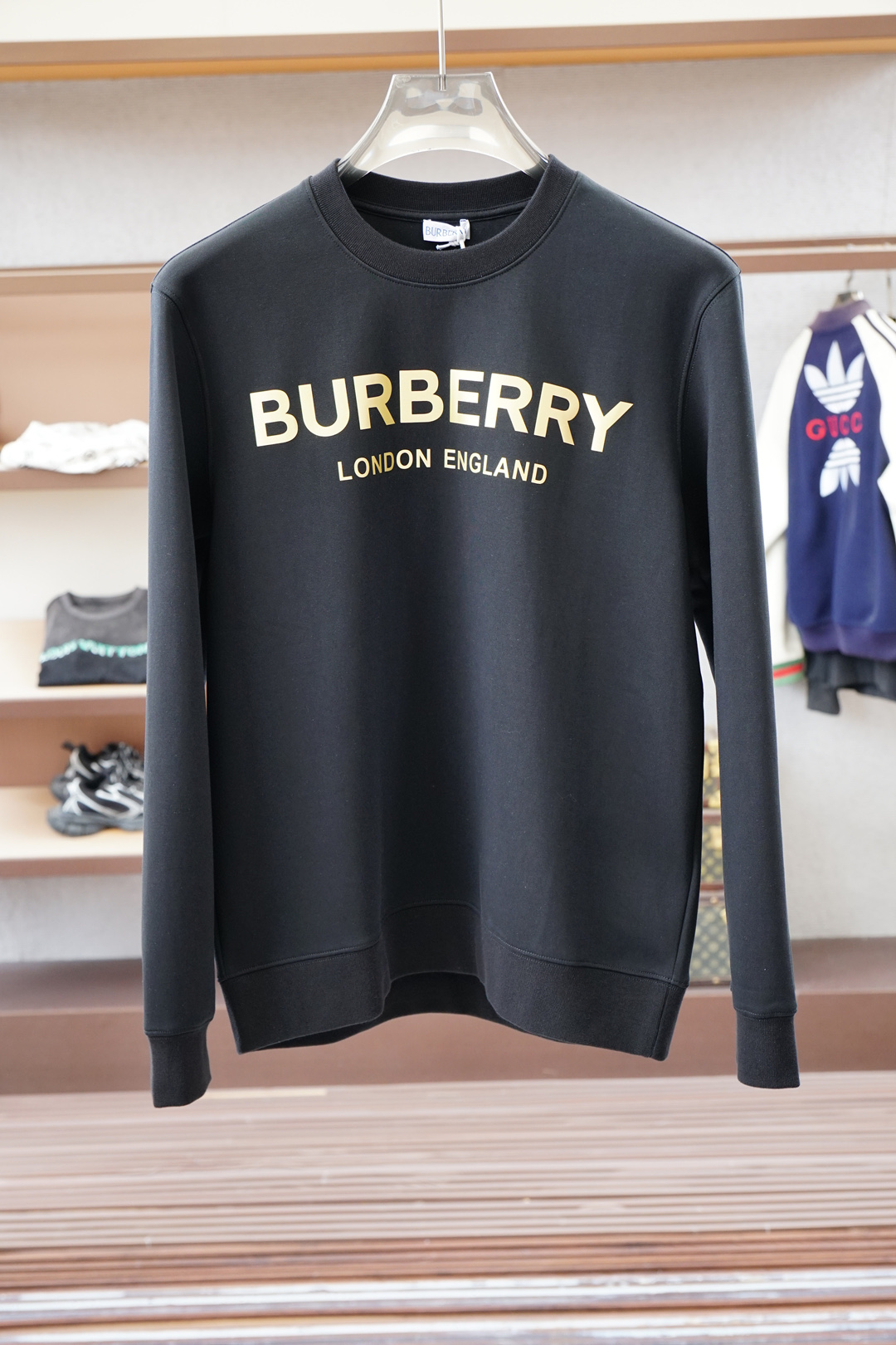 2025秋冬系列上👾BBR 巴宝莉-套头圆领卫衣 纯色LOGO搭配刺绣🪡大标 高端大气经典系列，经典圆领