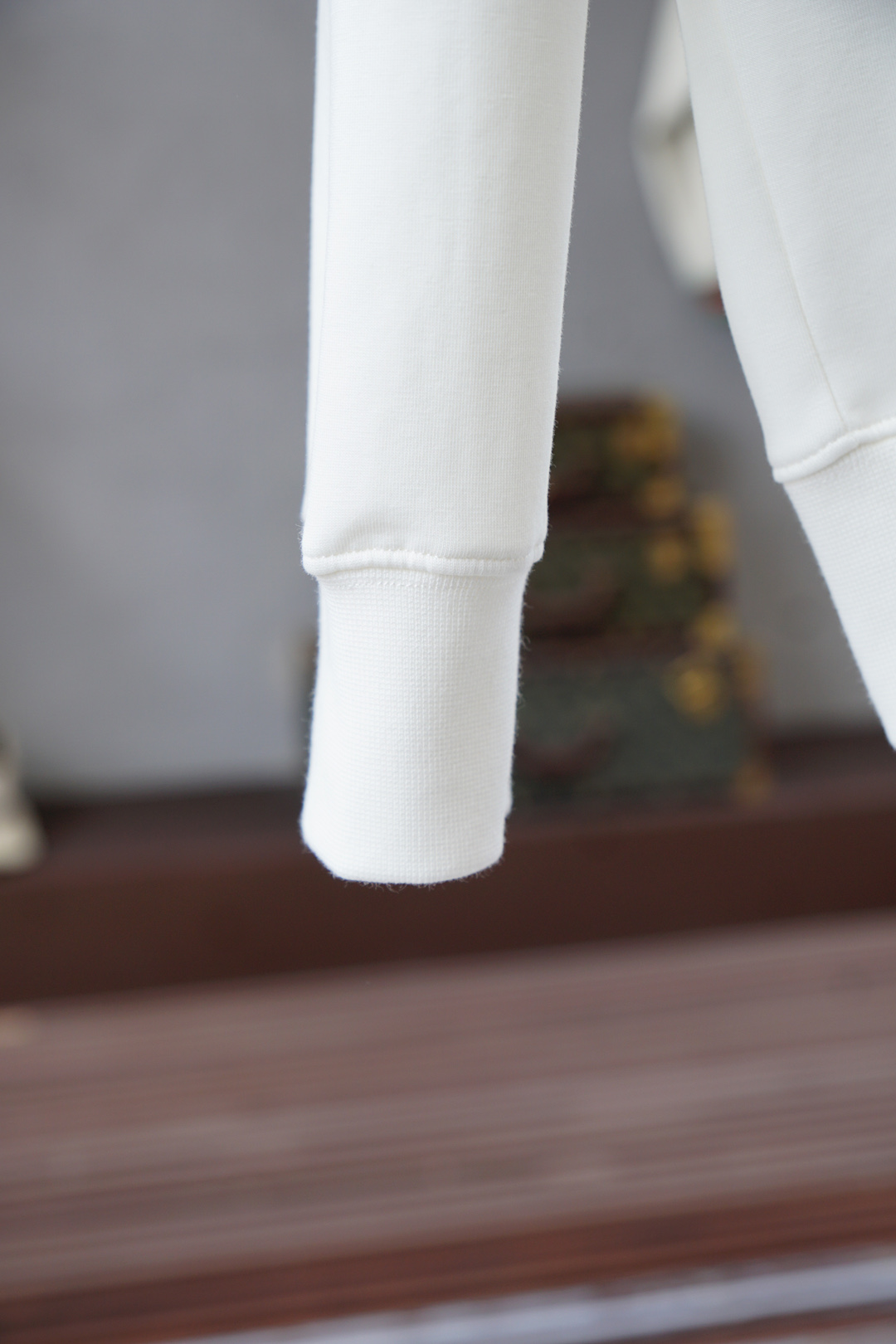 2025秋冬系列上👾Prada 普拉达-套头圆领卫衣 纯色LOGO搭配刺绣🪡大标 高端大气经典系列，经典