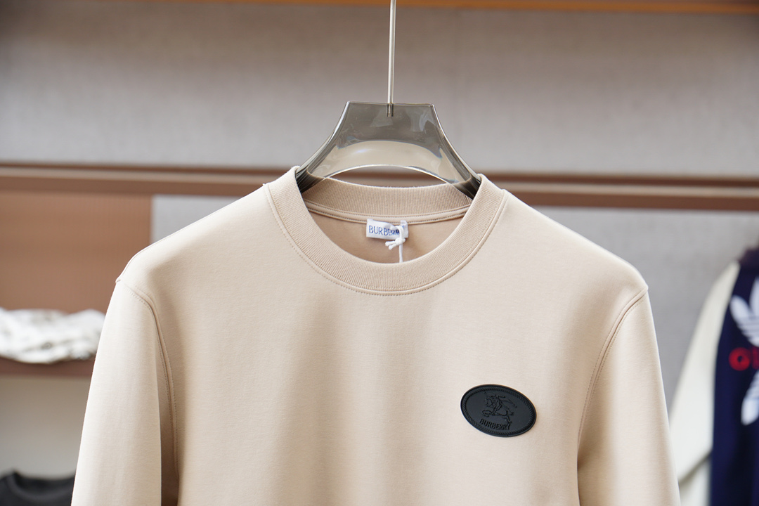 2025秋冬系列上👾BBR 巴宝莉-2025秋冬/套头圆领卫衣 纯色LOGO搭配刺绣🪡大标 高端大气经典