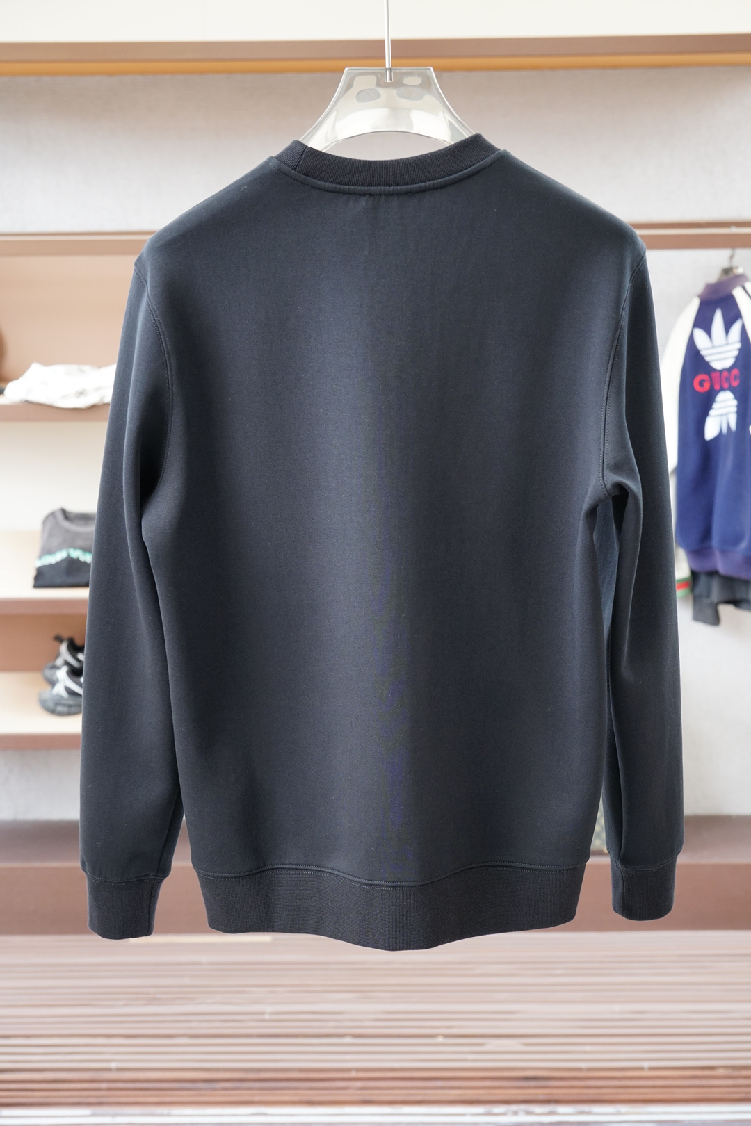 2025秋冬系列上👾Fendi 芬迪-套头圆领卫衣 纯色LOGO搭配刺绣🪡大标 高端大气经典系列，经典圆