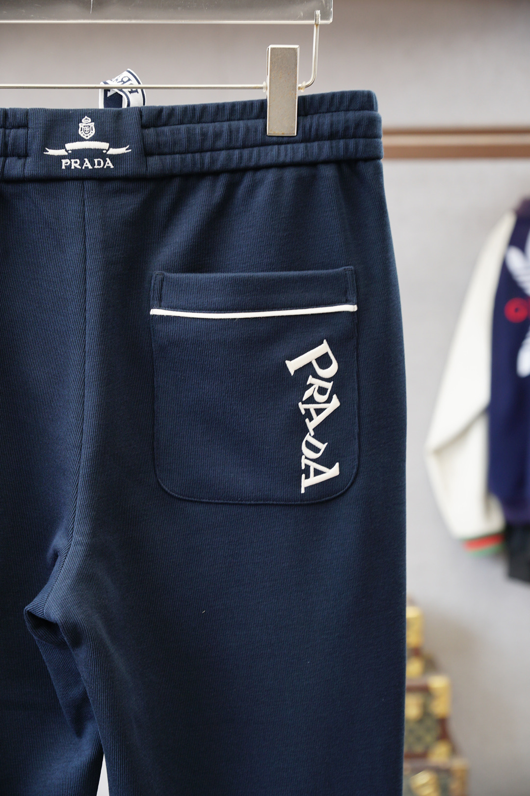 ；Prada普拉达/🤎2025FW新品火爆上市啦🤎高品🍁质量🪵潮流🐿风向标🐾🐼16827KQM🐼精选定制