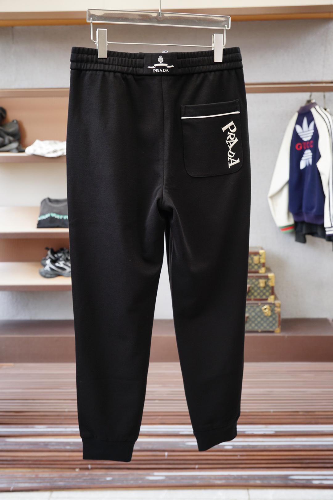 ；Prada普拉达/🤎2025FW新品火爆上市啦🤎高品🍁质量🪵潮流🐿风向标🐾🐼16827KQM🐼精选定制