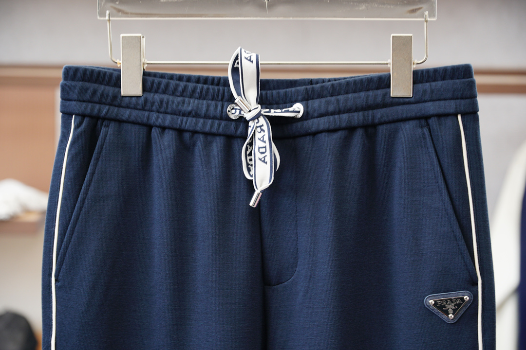 ；Prada普拉达/🤎2025FW新品火爆上市啦🤎高品🍁质量🪵潮流🐿风向标🐾🐼16827KQM🐼精选定制