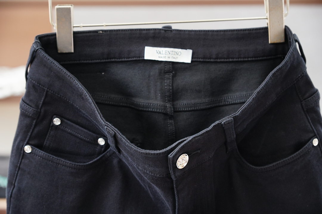 ，华伦天奴-🤎2025FW新品火爆上市啦🤎高品🍁质量🪵潮流🐿风向标🐾🐼16827KQM🐼精选定制高端无带