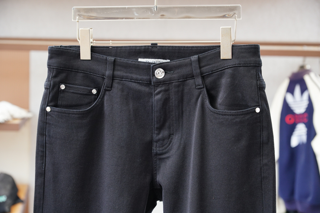 ，华伦天奴-🤎2025FW新品火爆上市啦🤎高品🍁质量🪵潮流🐿风向标🐾🐼16827KQM🐼精选定制高端无带