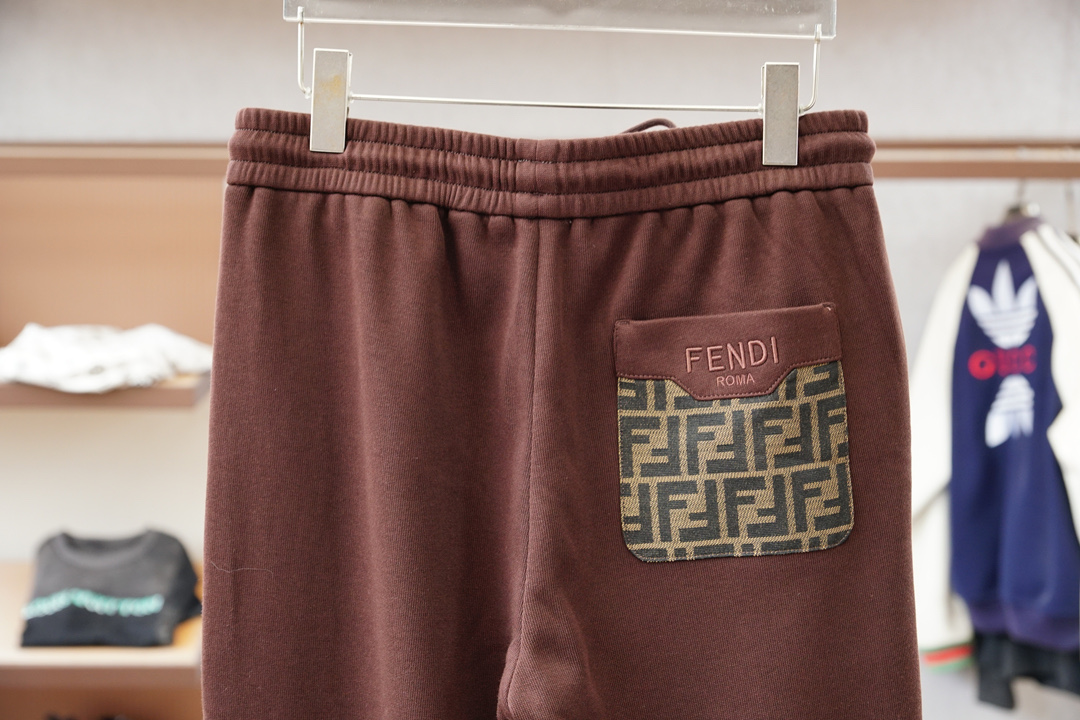 Fendi芬迪/🤎2025FW新品火爆上市啦🤎高品🍁质量🪵潮流🐿风向标🐾🐼16826KQM🐼精选定制高端