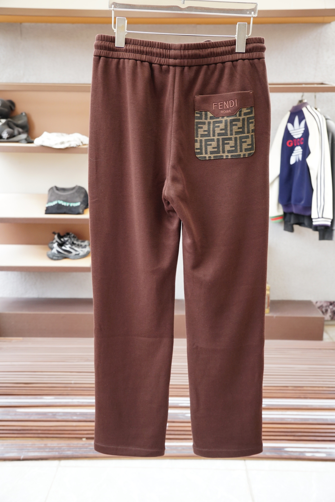 Fendi芬迪/🤎2025FW新品火爆上市啦🤎高品🍁质量🪵潮流🐿风向标🐾🐼16826KQM🐼精选定制高端