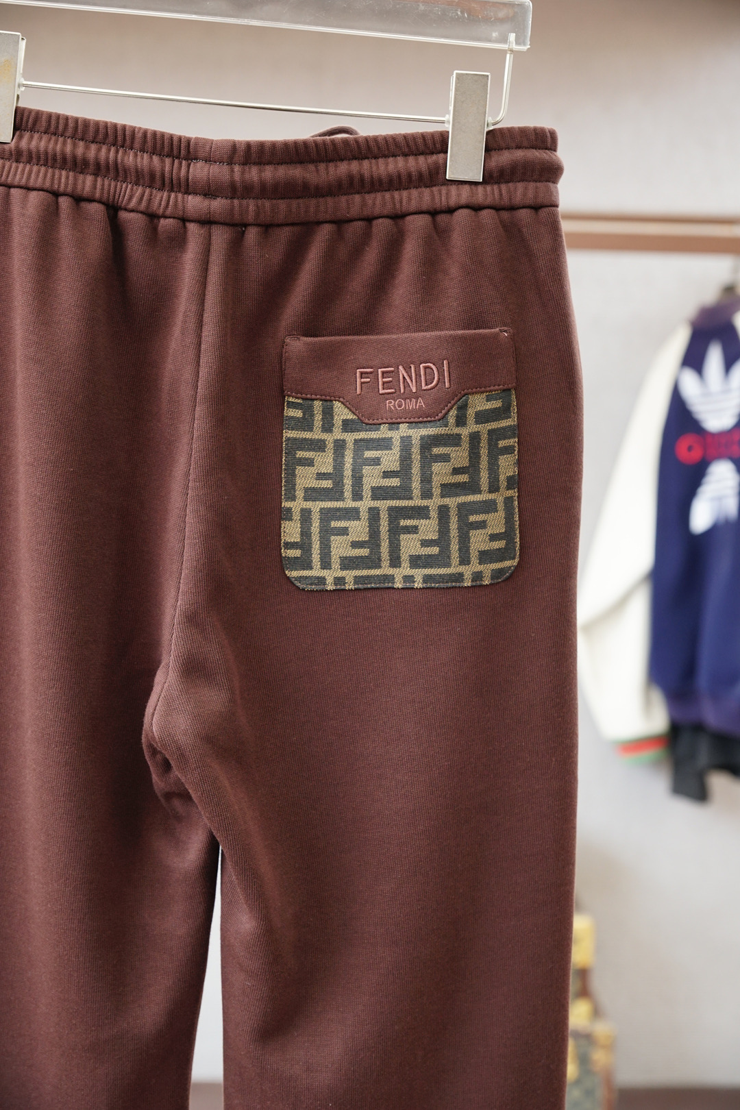 Fendi芬迪/🤎2025FW新品火爆上市啦🤎高品🍁质量🪵潮流🐿风向标🐾🐼16826KQM🐼精选定制高端